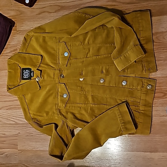 Jackets - Picture 3 of 5